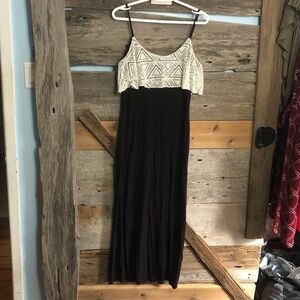 G21 size small black maxi dress with crochet top